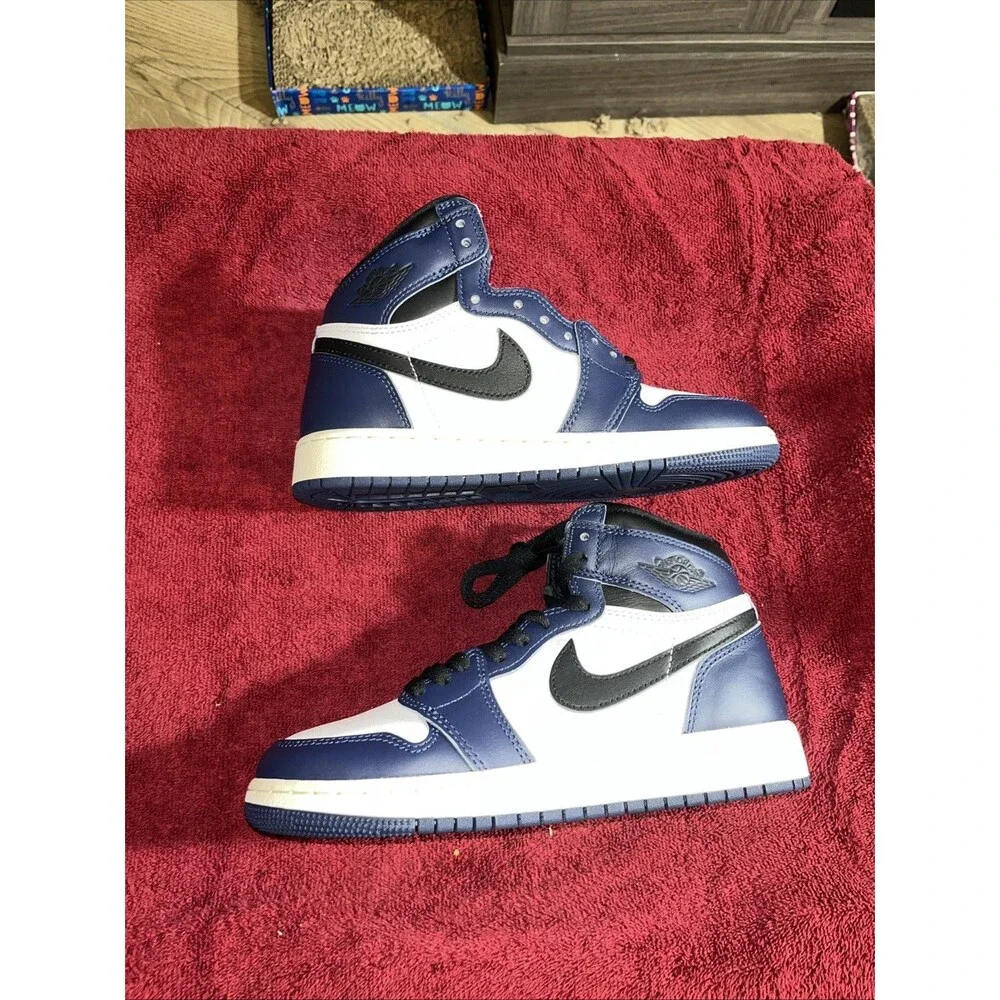 Size 5 - Air Jordan 1 Retro OG High Midnight Navy